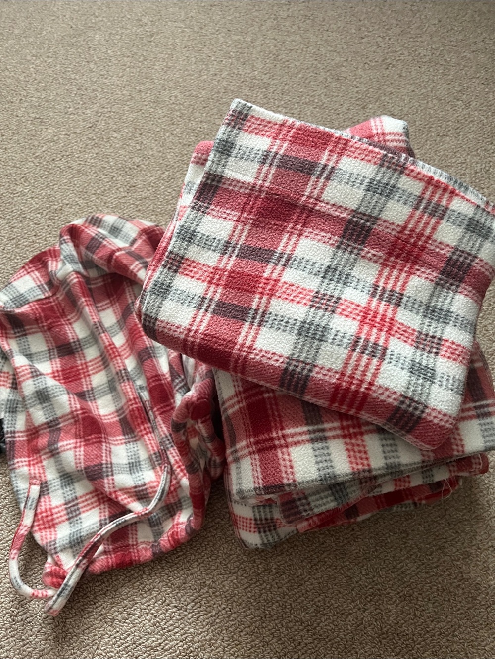 Cozy CuddleDuds Plaid Red and White Twin Sheet Set-